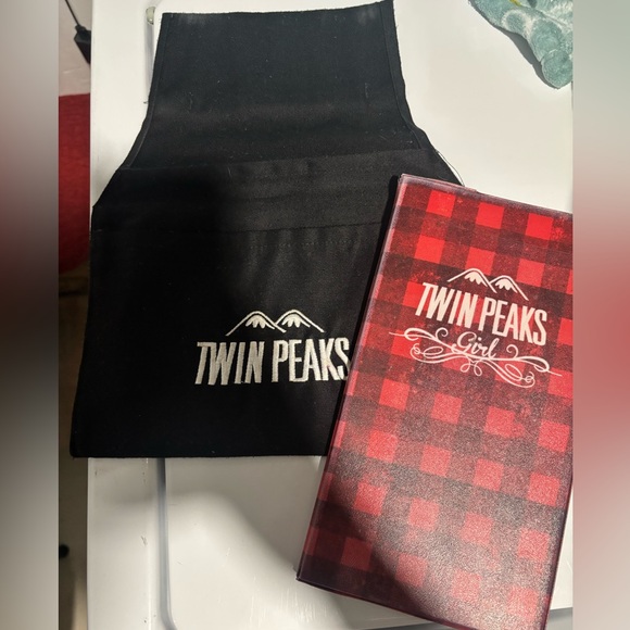 Twin Peaks Uniform - Picture 1 of 4